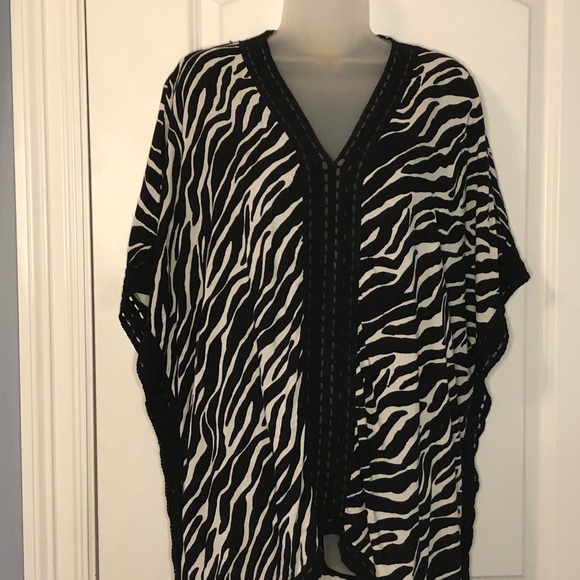 Liz Lange Zebra Print Poncho Top Size XS/S - Picture 2 of 16